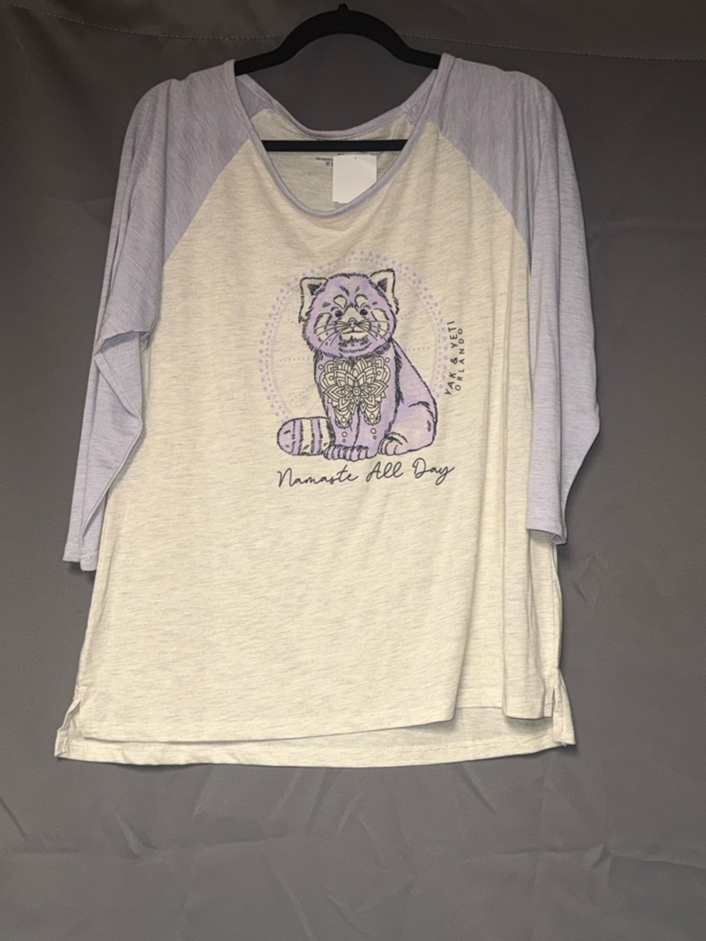 Yak & Yeti Orlando XL Cream Tee with Black Trim